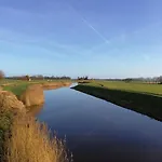 Blank - A Night In The Gallery * Den Oever