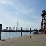 Blank - A Night In The Gallery Apartamento *