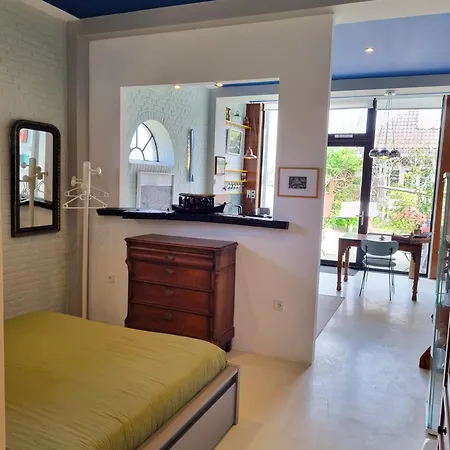 Blank - A Night In The Gallery