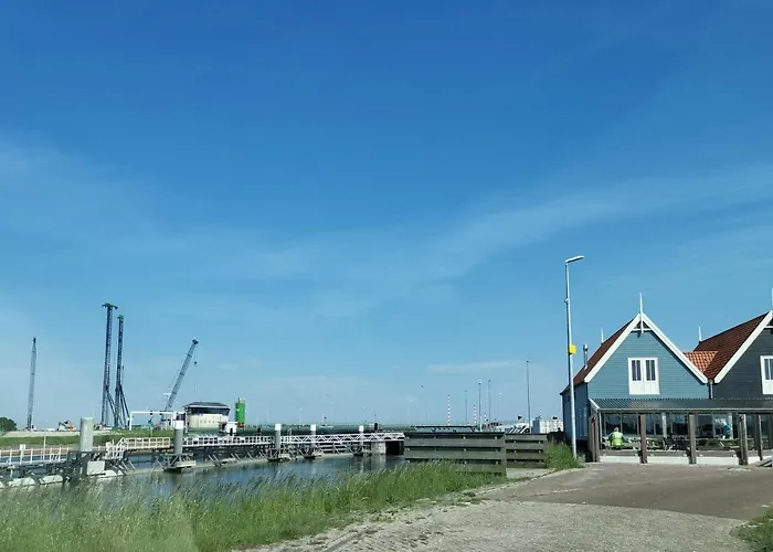 Blank - A Night In The Gallery Lägenhet *