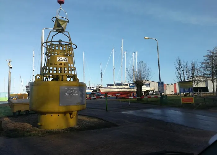 Blank - A Night In The Gallery Lägenhet