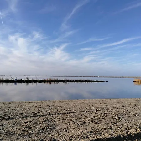 Blank - A Night In The Gallery Appartement Den Oever