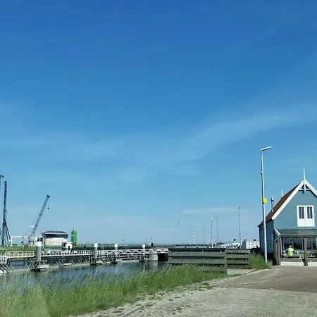 Blank - A Night In The Gallery Appartement *